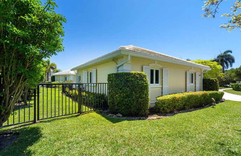 57 Cayuga Road Sea Ranch Lakes, FL 33308
