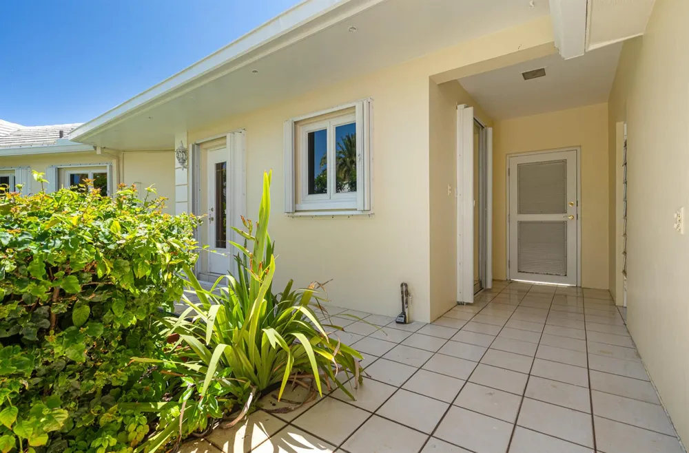 57 Cayuga Road Sea Ranch Lakes, FL 33308