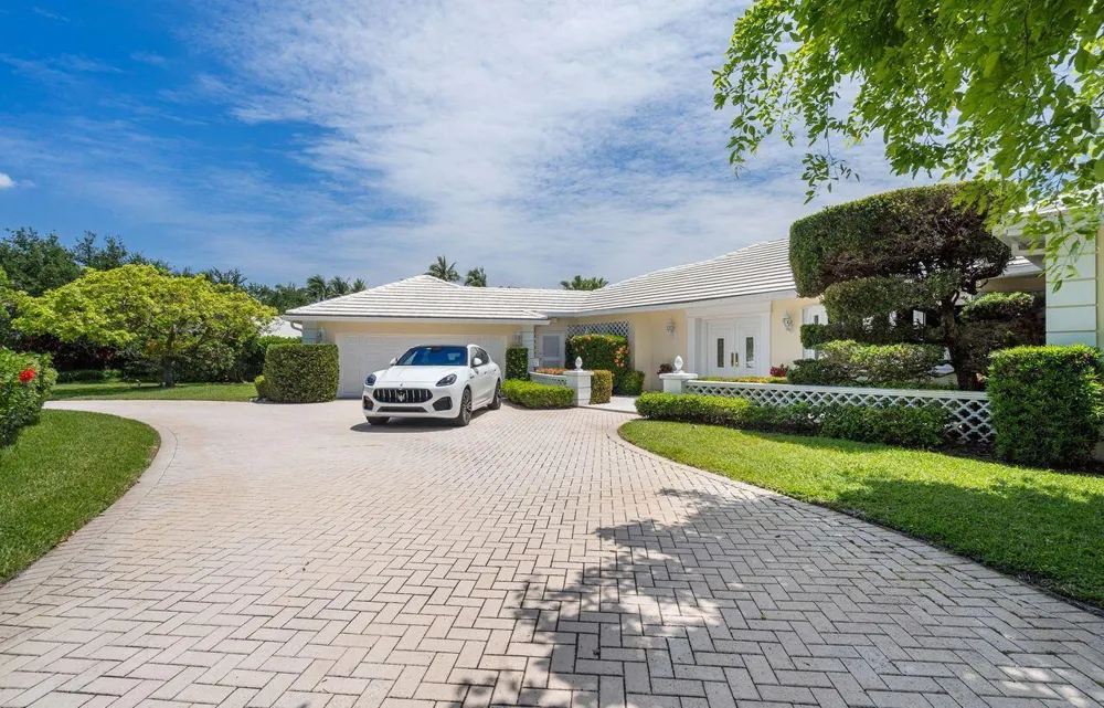 57 Cayuga Road Sea Ranch Lakes, FL 33308