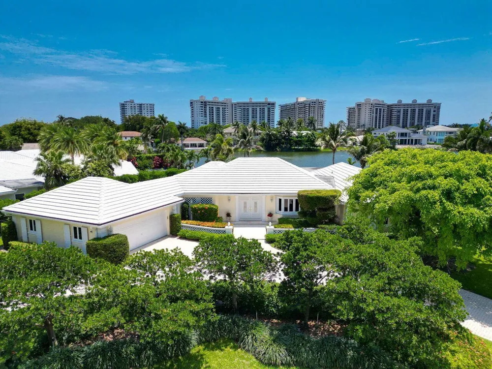 57 Cayuga Road Sea Ranch Lakes, FL 33308