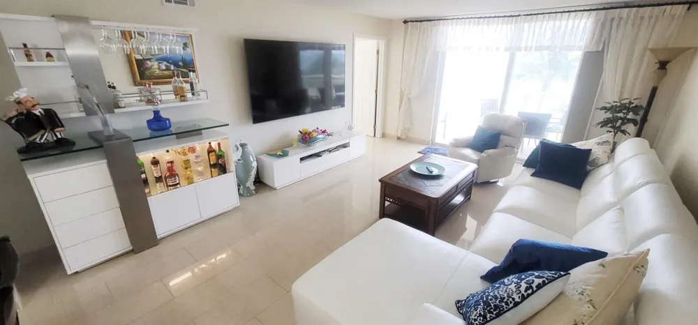 1051 Hillsboro Mile #407e Hillsboro Beach, FL 33062