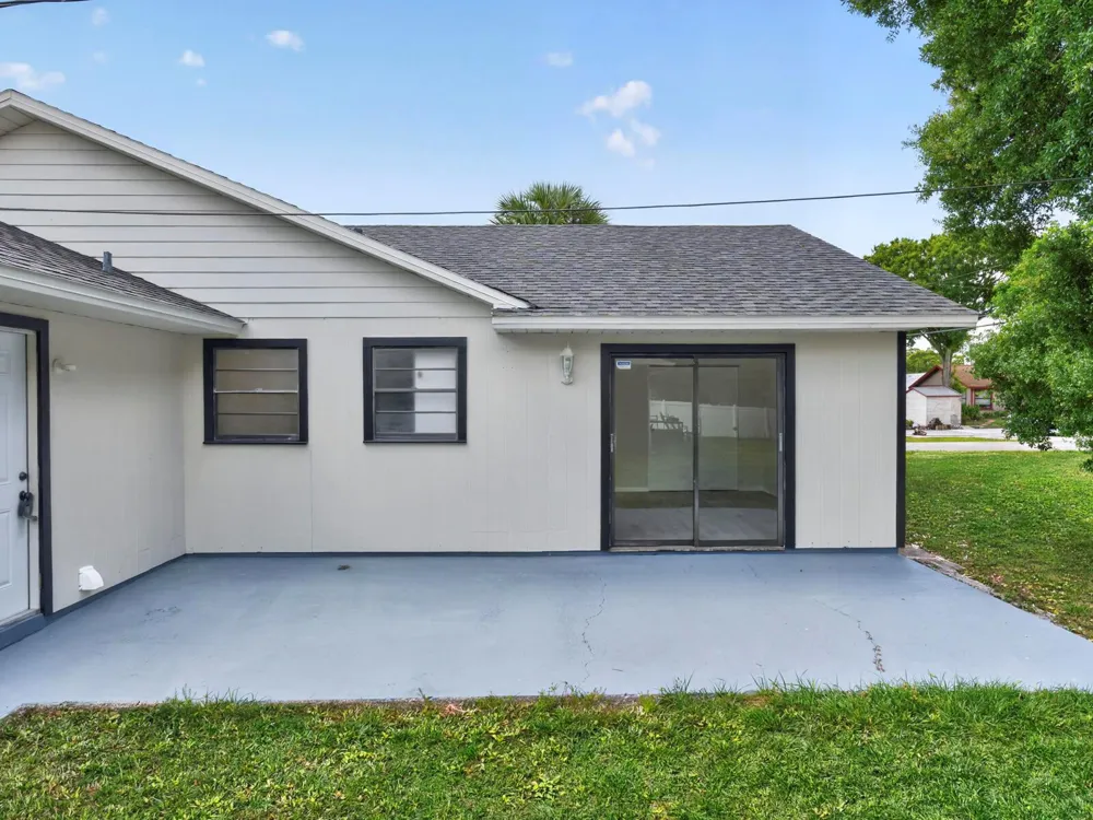 1373 32nd Avenue SW Vero Beach, FL 32968