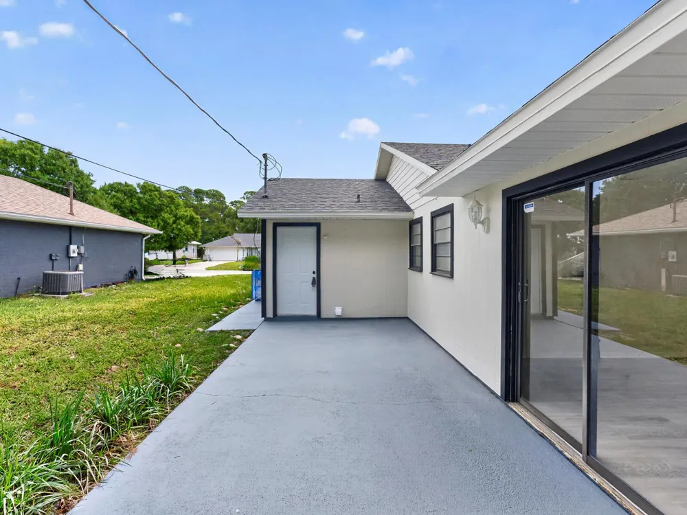 1373 32nd Avenue SW Vero Beach, FL 32968