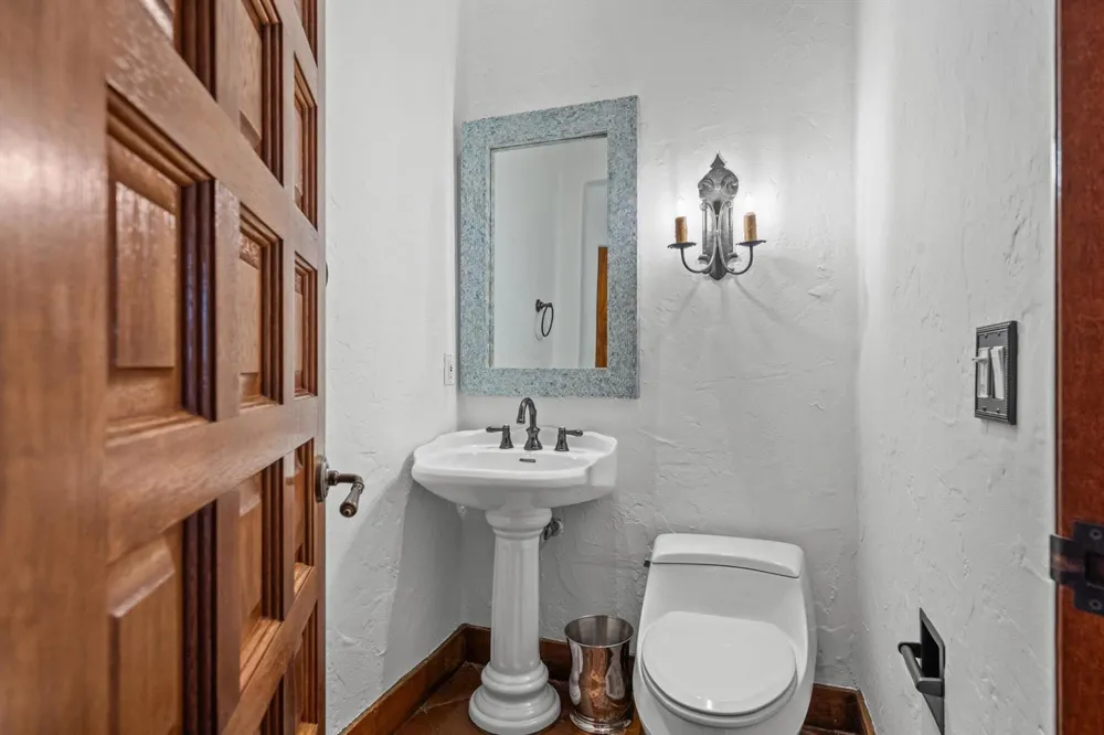 240 Ocean Boulevard Palm Beach, FL 33480