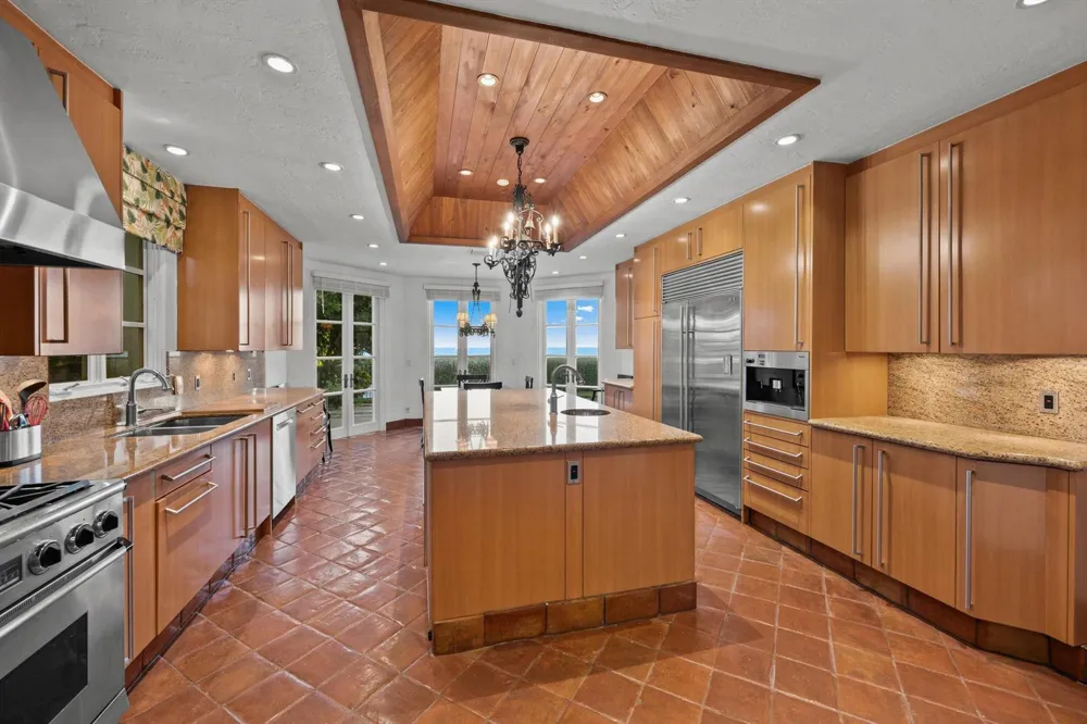 240 Ocean Boulevard Palm Beach, FL 33480