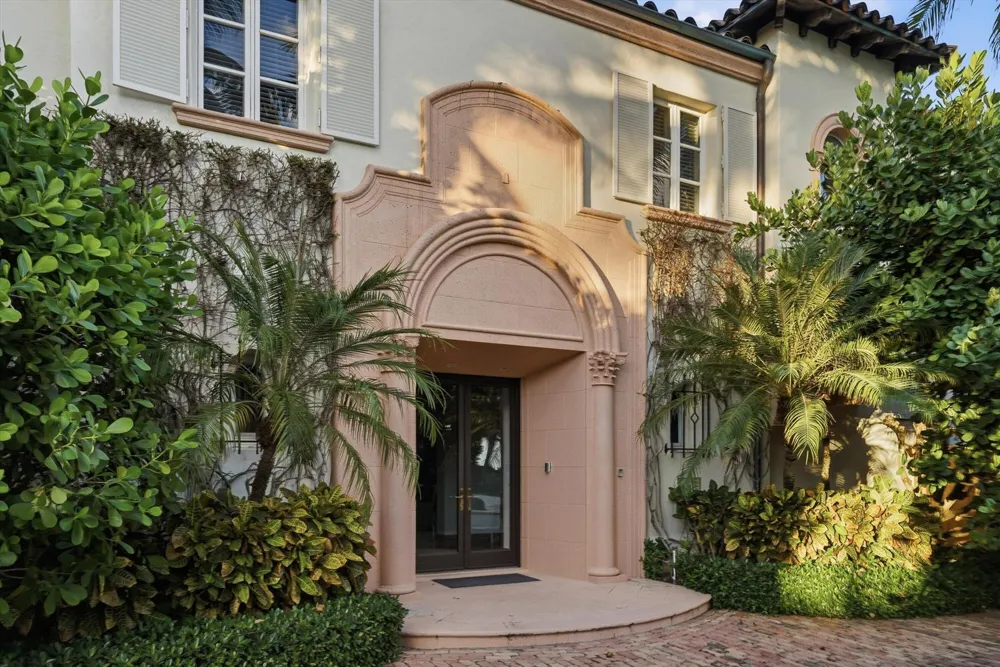 240 Ocean Boulevard Palm Beach, FL 33480