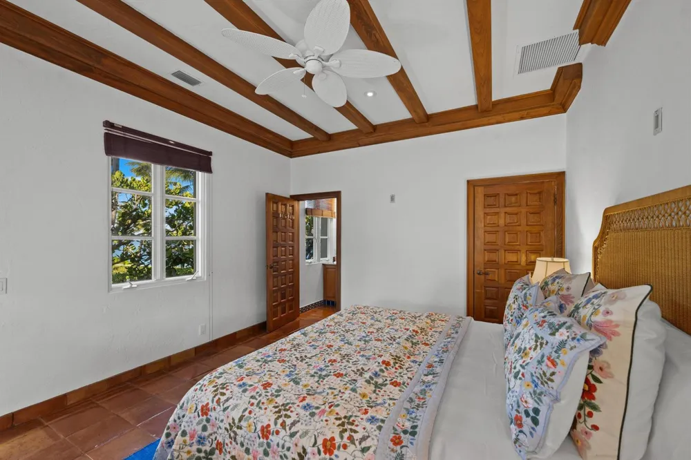 240 Ocean Boulevard Palm Beach, FL 33480