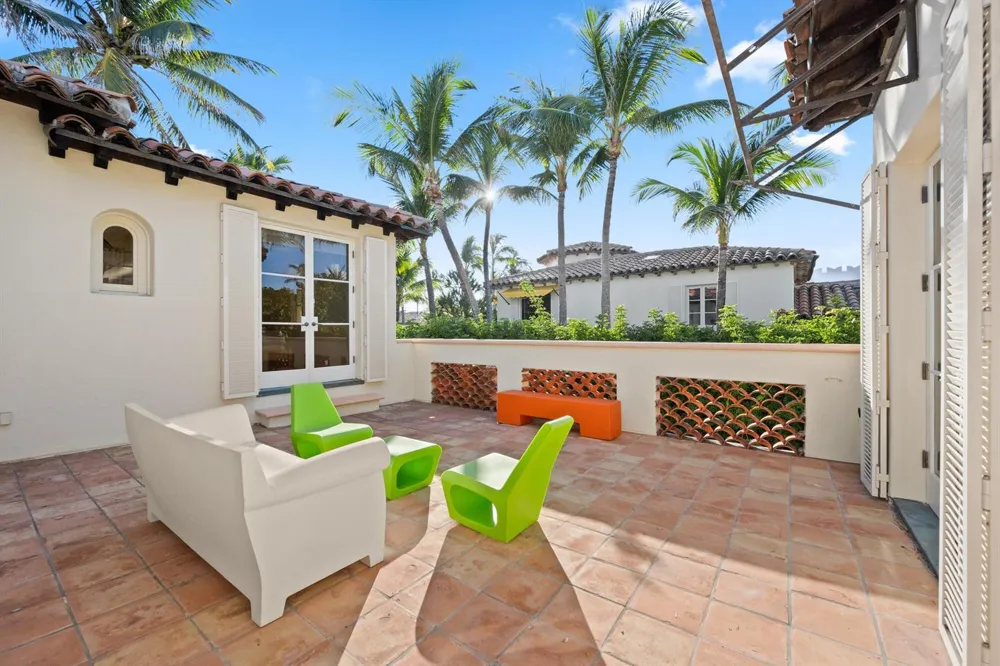 240 Ocean Boulevard Palm Beach, FL 33480