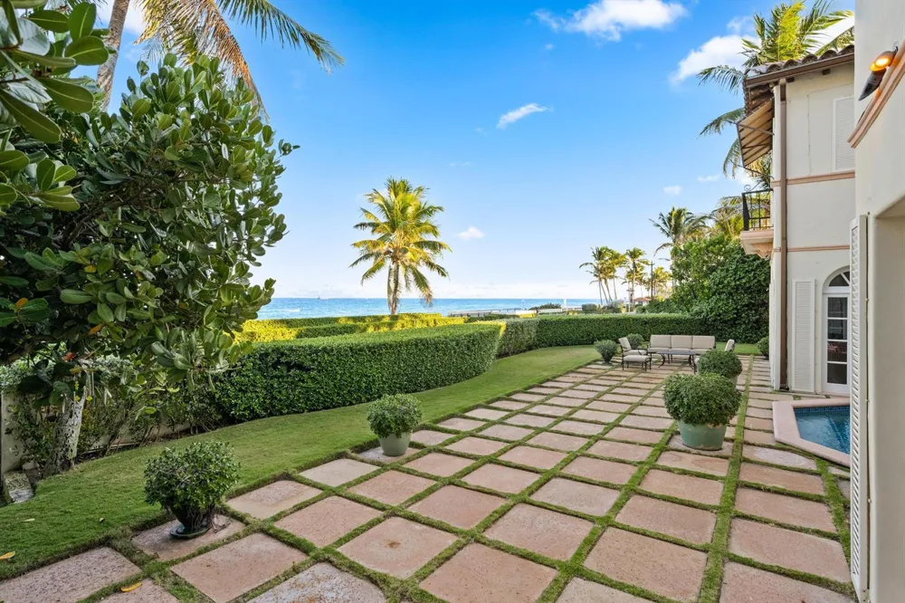 240 Ocean Boulevard Palm Beach, FL 33480