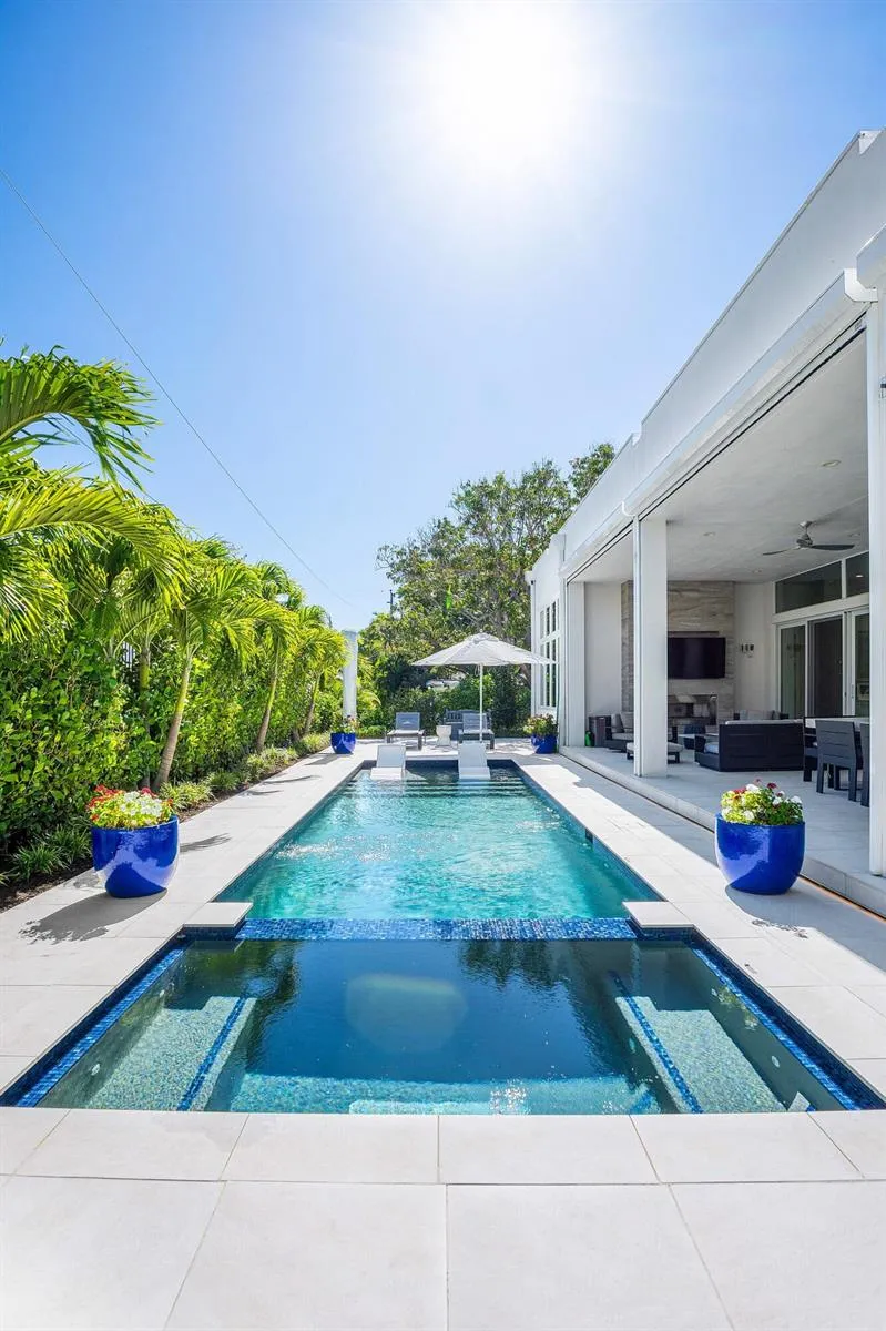 823 W Oyster Lane Lantana, FL 33462