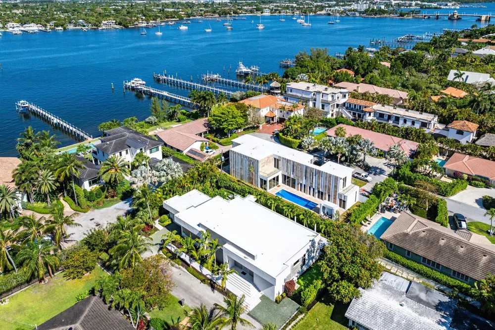 823 W Oyster Lane Lantana, FL 33462
