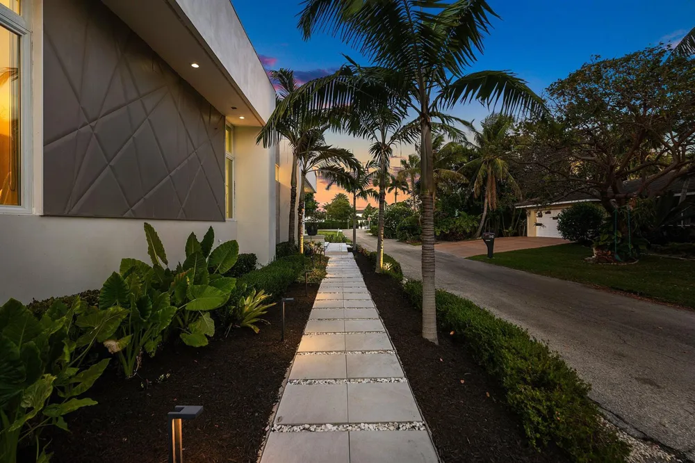 823 W Oyster Lane Lantana, FL 33462