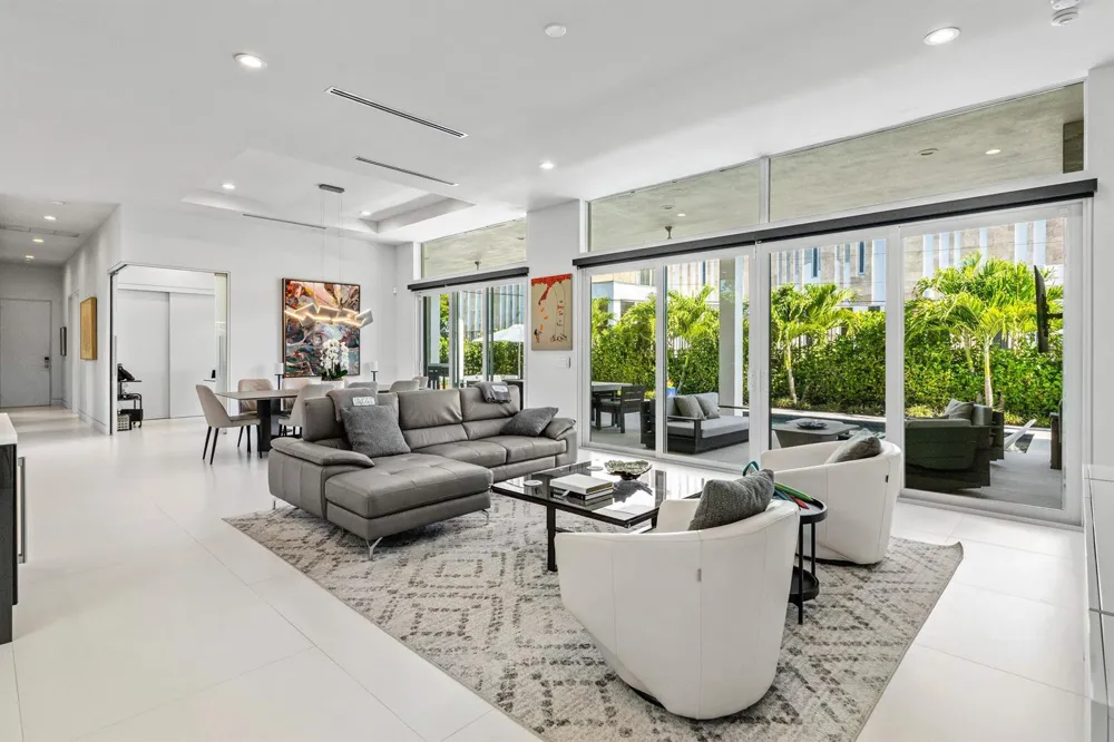 823 W Oyster Lane Lantana, FL 33462