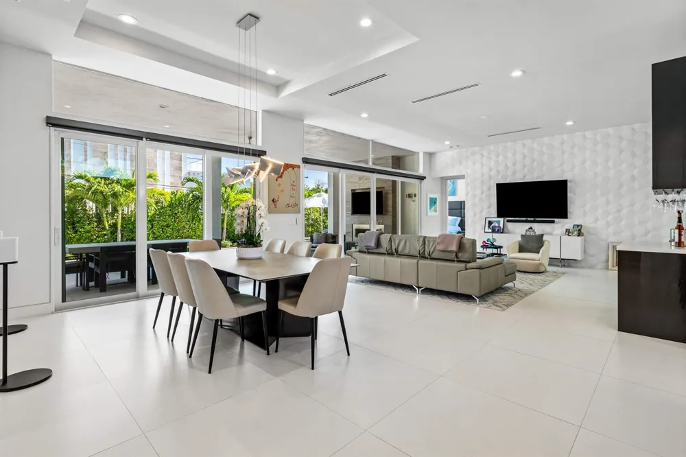 823 W Oyster Lane Lantana, FL 33462