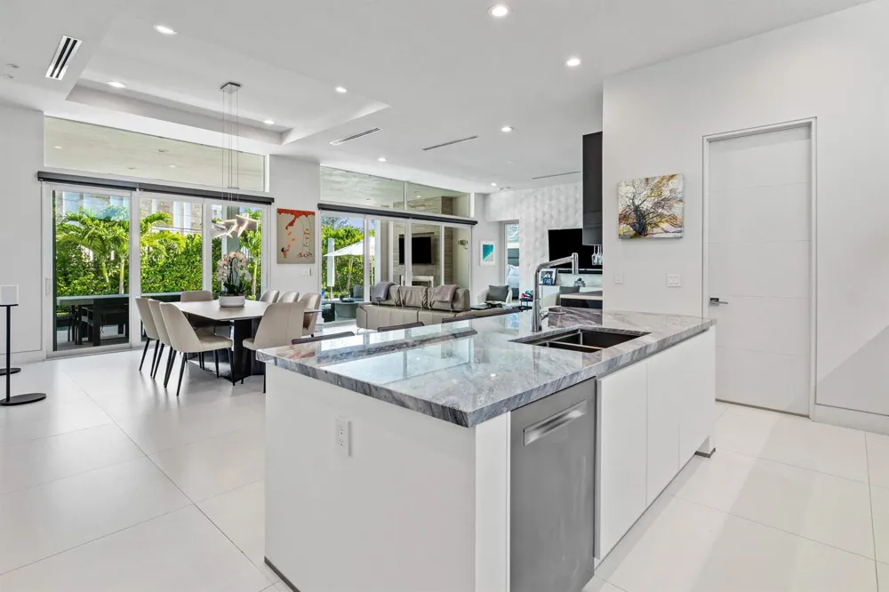 823 W Oyster Lane Lantana, FL 33462