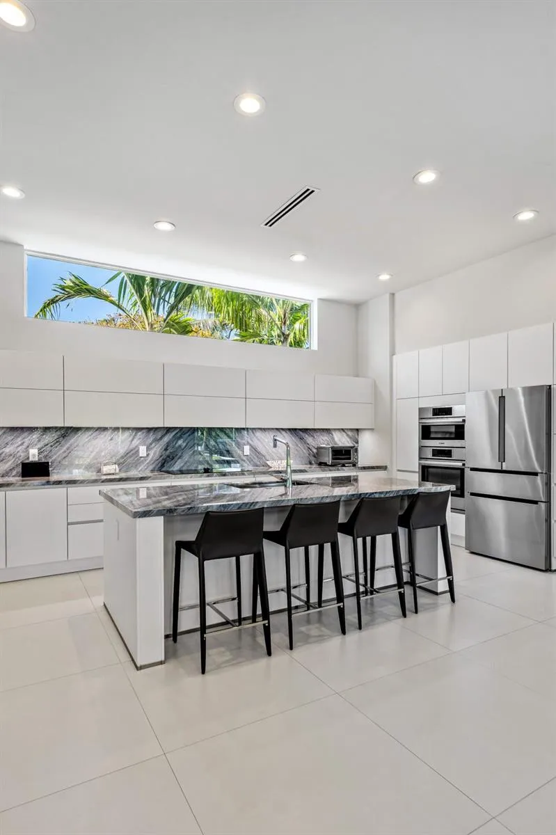 823 W Oyster Lane Lantana, FL 33462