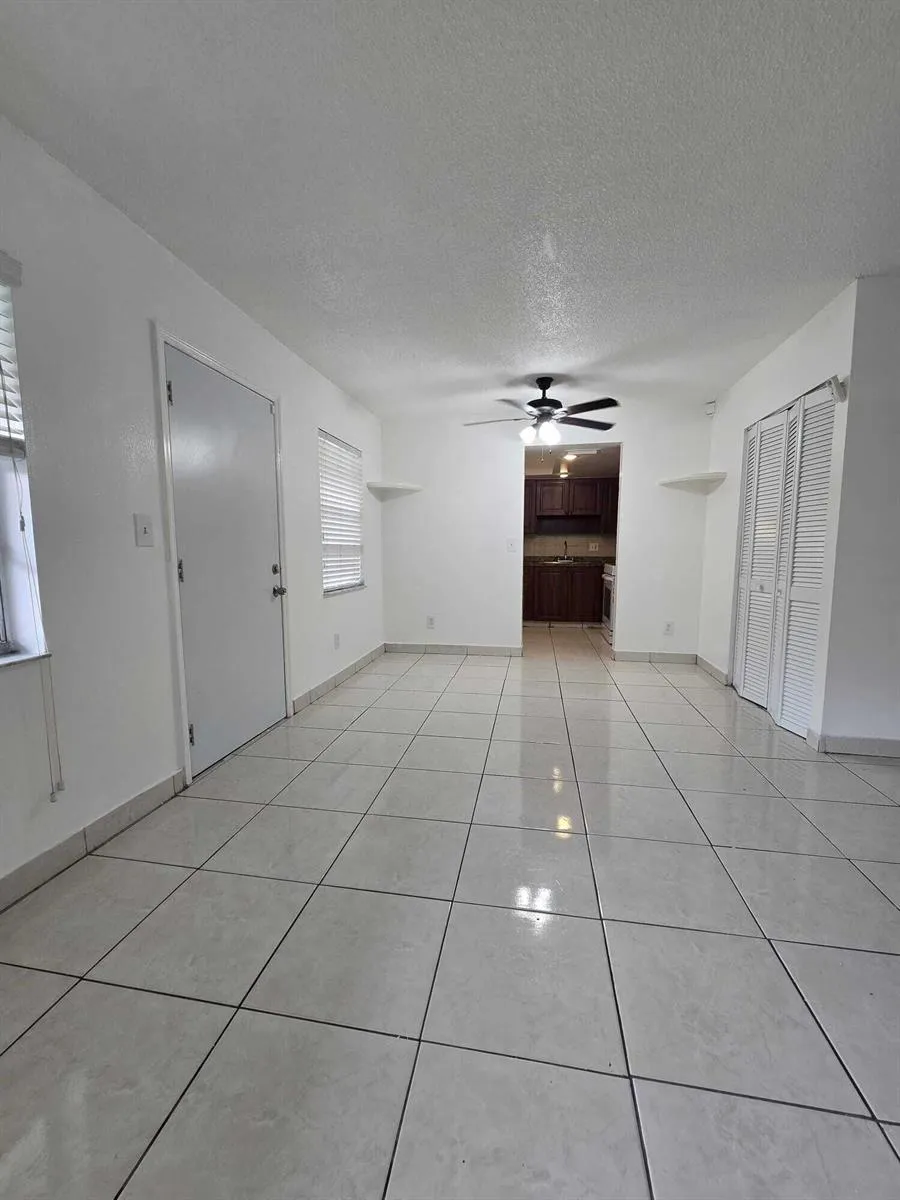 1201 SW 52nd Avenue #202-2 North Lauderdale, FL 33068