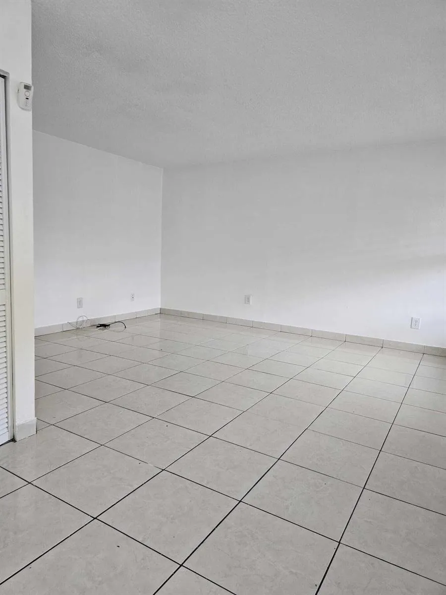 1201 SW 52nd Avenue #202-2 North Lauderdale, FL 33068
