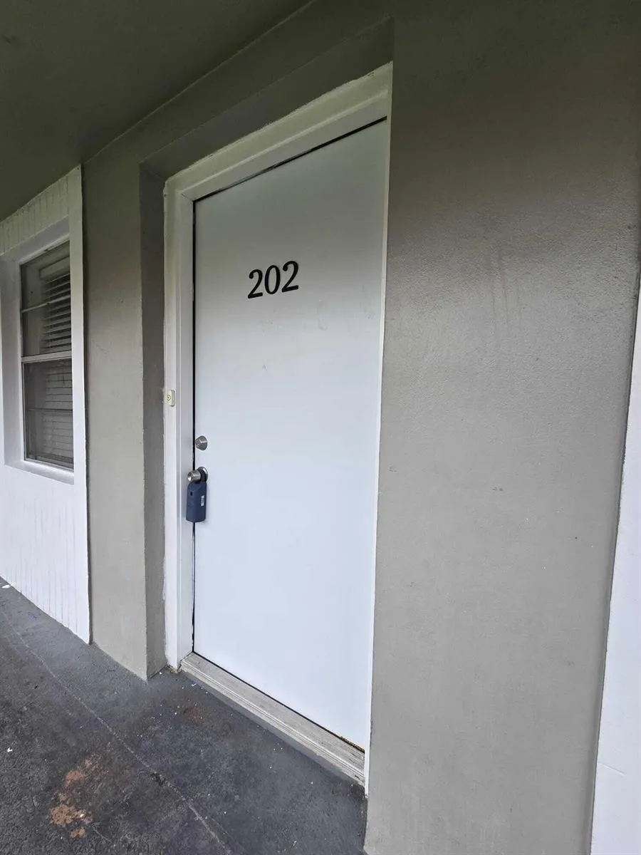 1201 SW 52nd Avenue #202-2 North Lauderdale, FL 33068