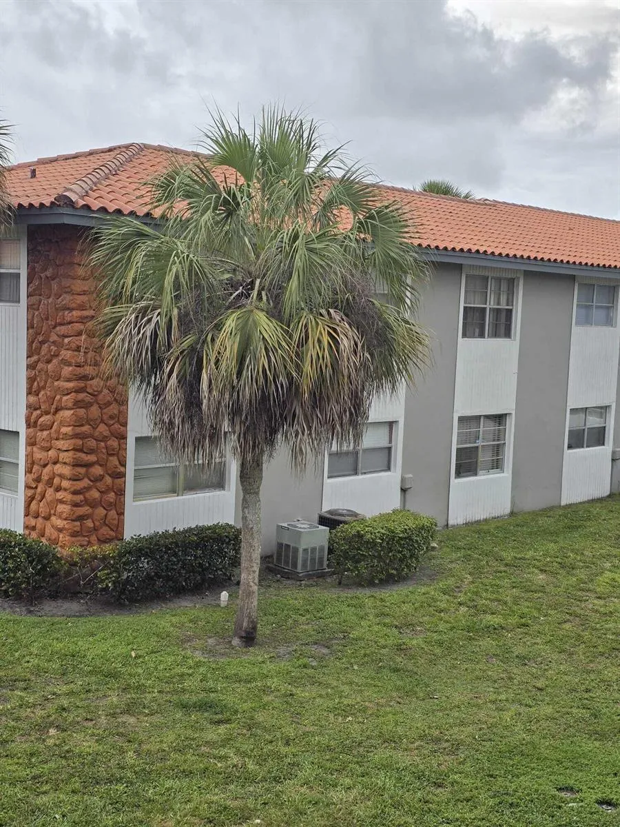 1201 SW 52nd Avenue #202-2 North Lauderdale, FL 33068