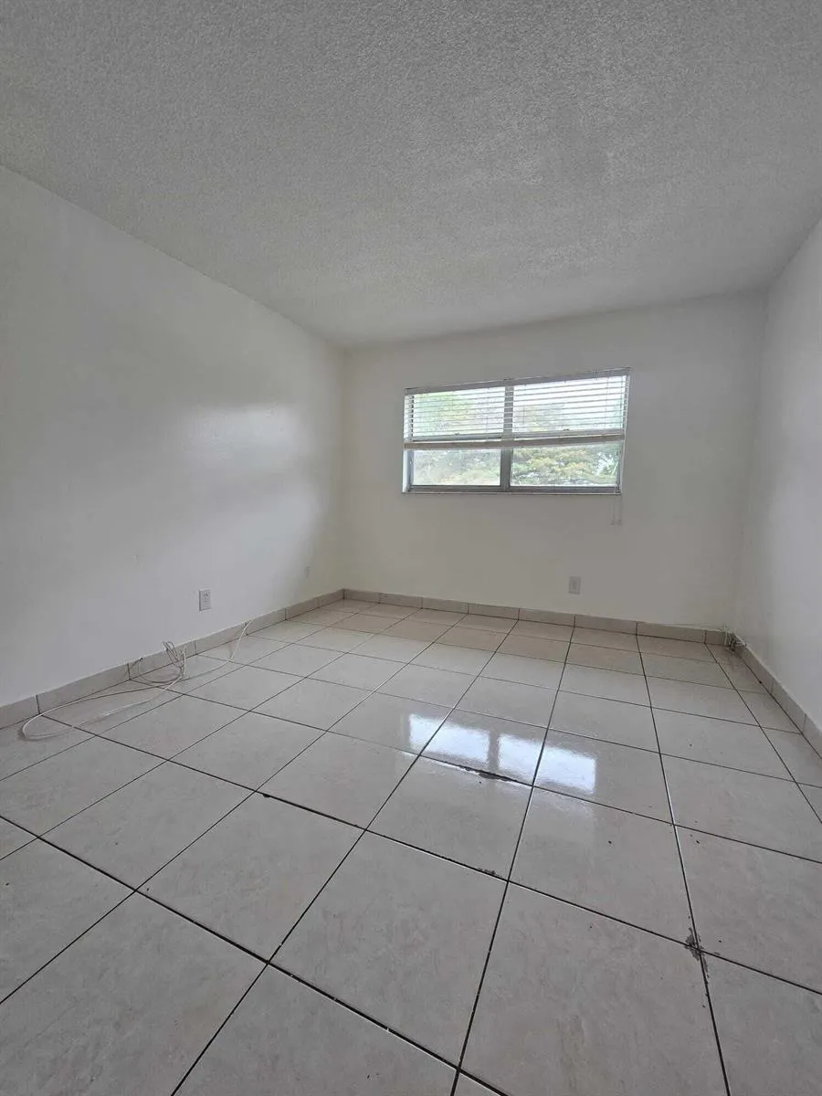 1201 SW 52nd Avenue #202-2 North Lauderdale, FL 33068