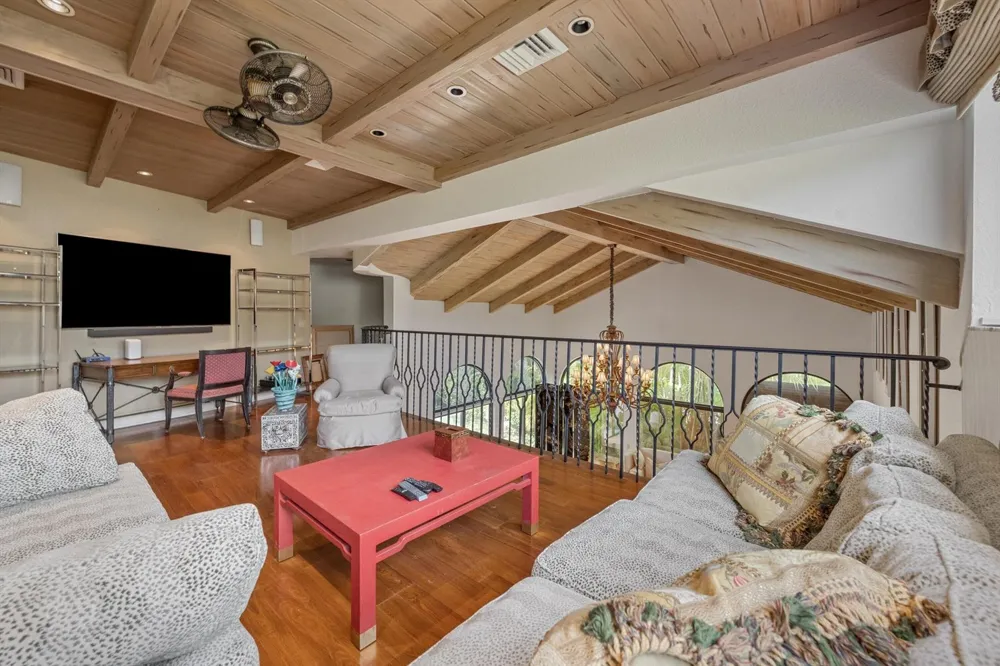 23 Sloans Curve Drive Palm Beach, FL 33480