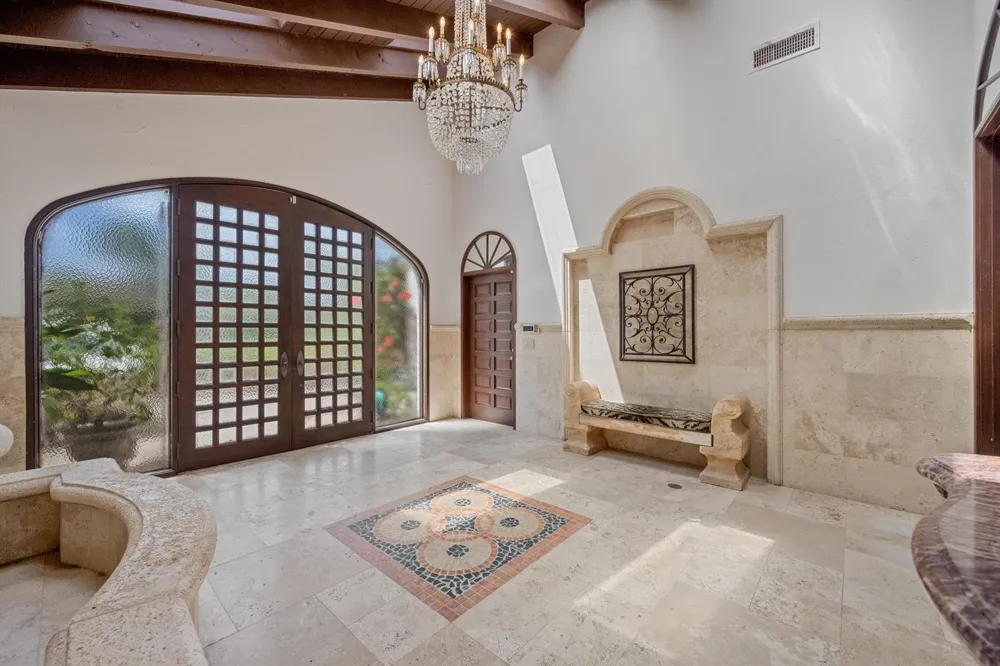 23 Sloans Curve Drive Palm Beach, FL 33480
