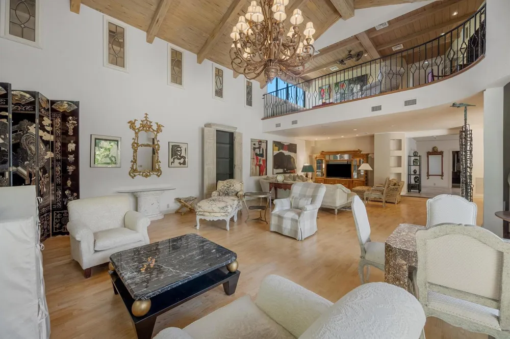 23 Sloans Curve Drive Palm Beach, FL 33480