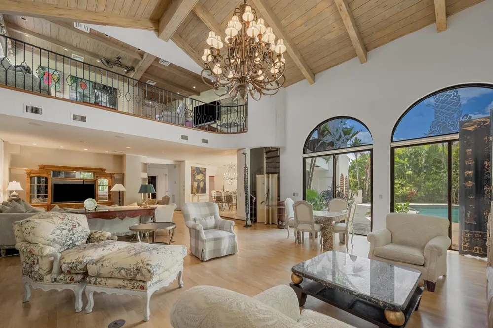 23 Sloans Curve Drive Palm Beach, FL 33480