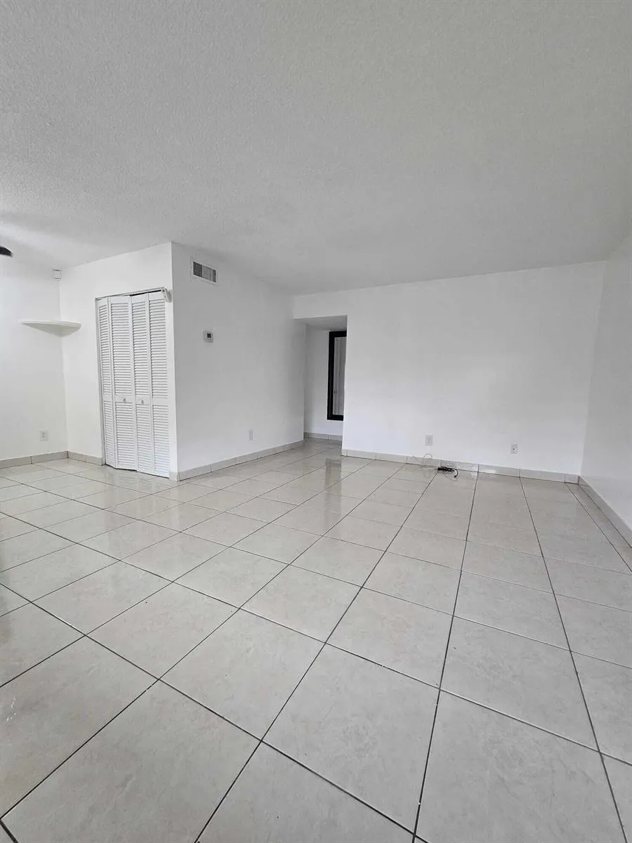 1201 SW 52nd Avenue #202-2 North Lauderdale, FL 33068