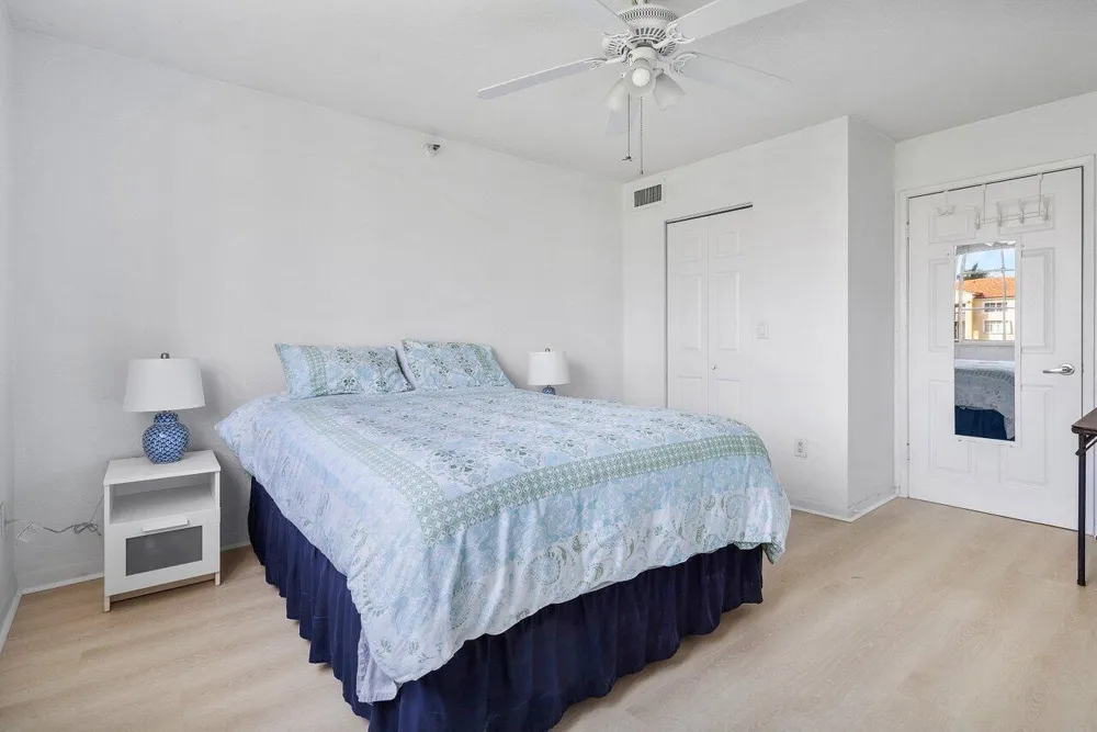 157 Yacht Club Way #206 Hypoluxo, FL 33462