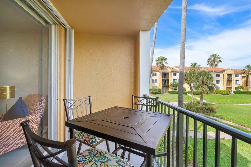 157 Yacht Club Way #206 Hypoluxo, FL 33462