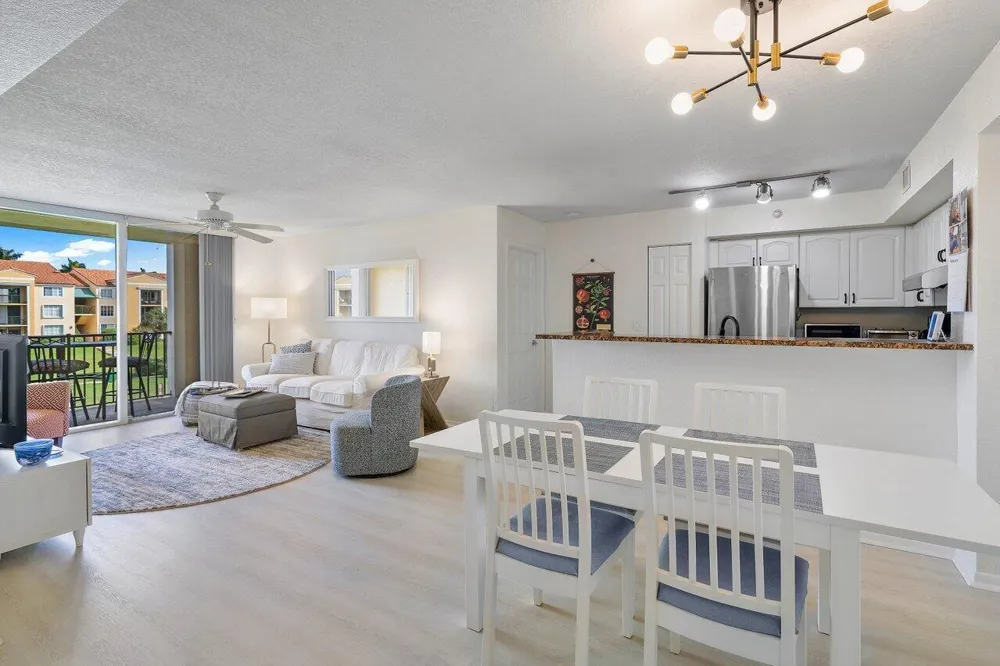 157 Yacht Club Way #206 Hypoluxo, FL 33462
