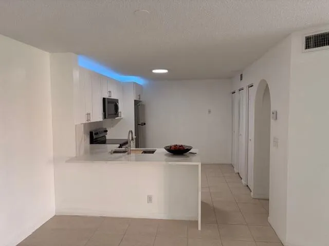 5661 Riverside Drive #203b7 Coral Springs, FL 33067