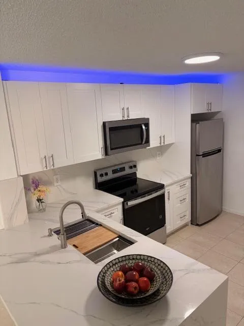5661 Riverside Drive #203b7 Coral Springs, FL 33067