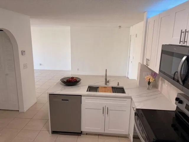 5661 Riverside Drive #203b7 Coral Springs, FL 33067