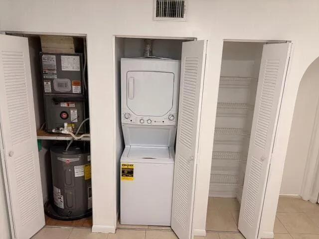 5661 Riverside Drive #203b7 Coral Springs, FL 33067