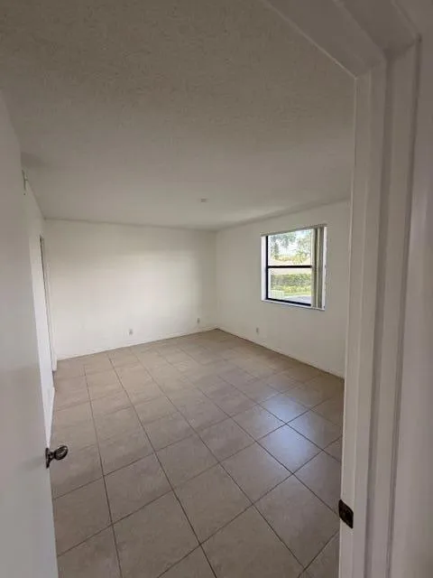 5661 Riverside Drive #203b7 Coral Springs, FL 33067