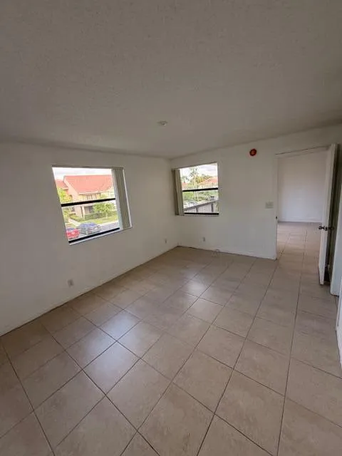 5661 Riverside Drive #203b7 Coral Springs, FL 33067