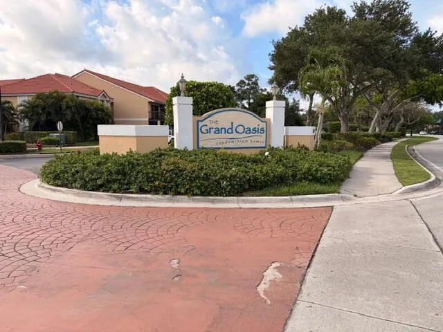 5661 Riverside Drive #203b7 Coral Springs, FL 33067