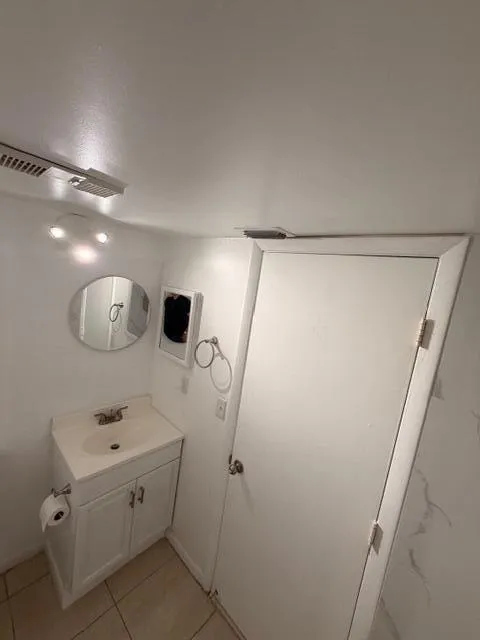 5661 Riverside Drive #203b7 Coral Springs, FL 33067