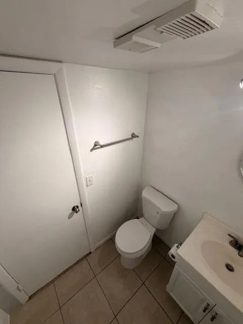 5661 Riverside Drive #203b7 Coral Springs, FL 33067