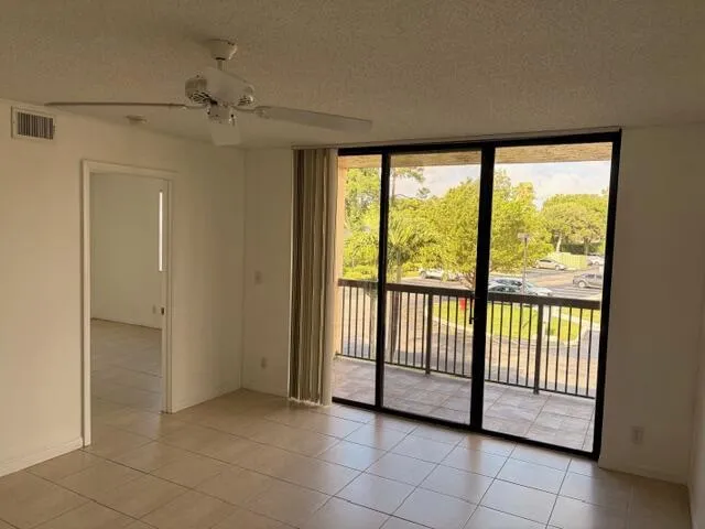 5661 Riverside Drive #203b7 Coral Springs, FL 33067