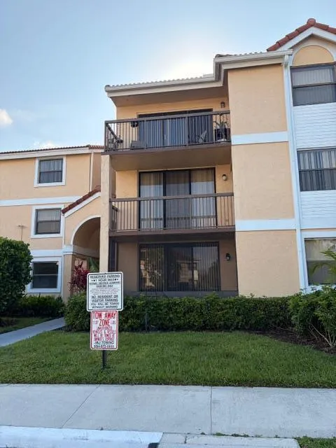 5661 Riverside Drive #203b7 Coral Springs, FL 33067