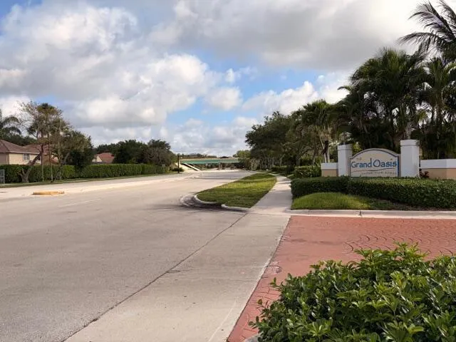5661 Riverside Drive #203b7 Coral Springs, FL 33067