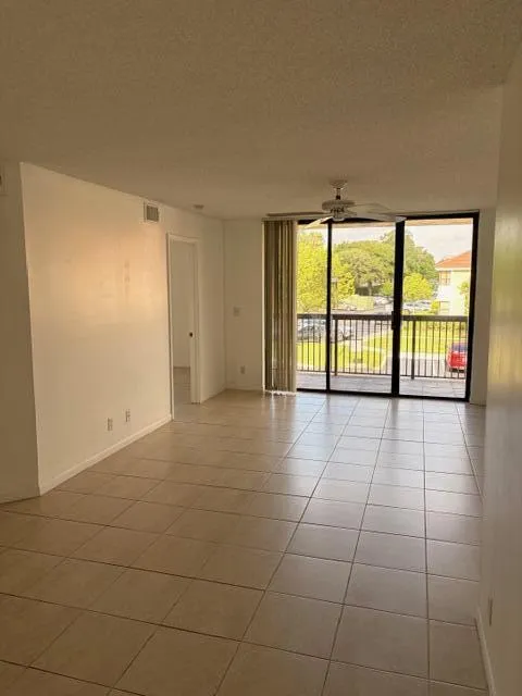 5661 Riverside Drive #203b7 Coral Springs, FL 33067
