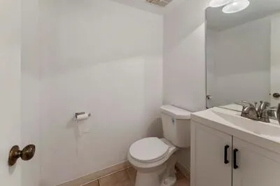 2561 NW 99th Avenue Coral Springs, FL 33065