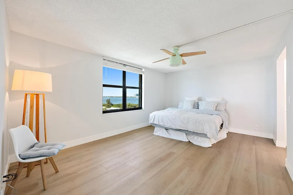 5480 Ocean Drive #A5b Singer Island, FL 33404