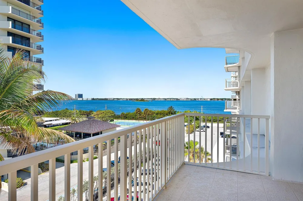 5480 Ocean Drive #A5b Singer Island, FL 33404
