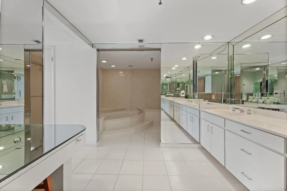 2580 S Ocean Boulevard #1a1 Palm Beach, FL 33480